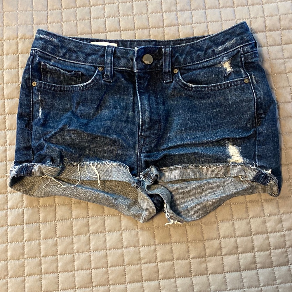 GAP slim cutoff Jean shorts